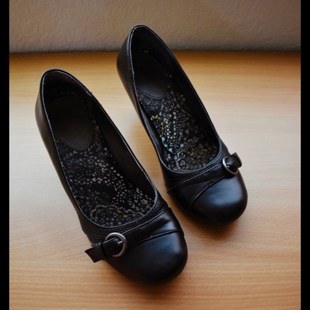 $5 bundle ~ Mudd Black 2” heels